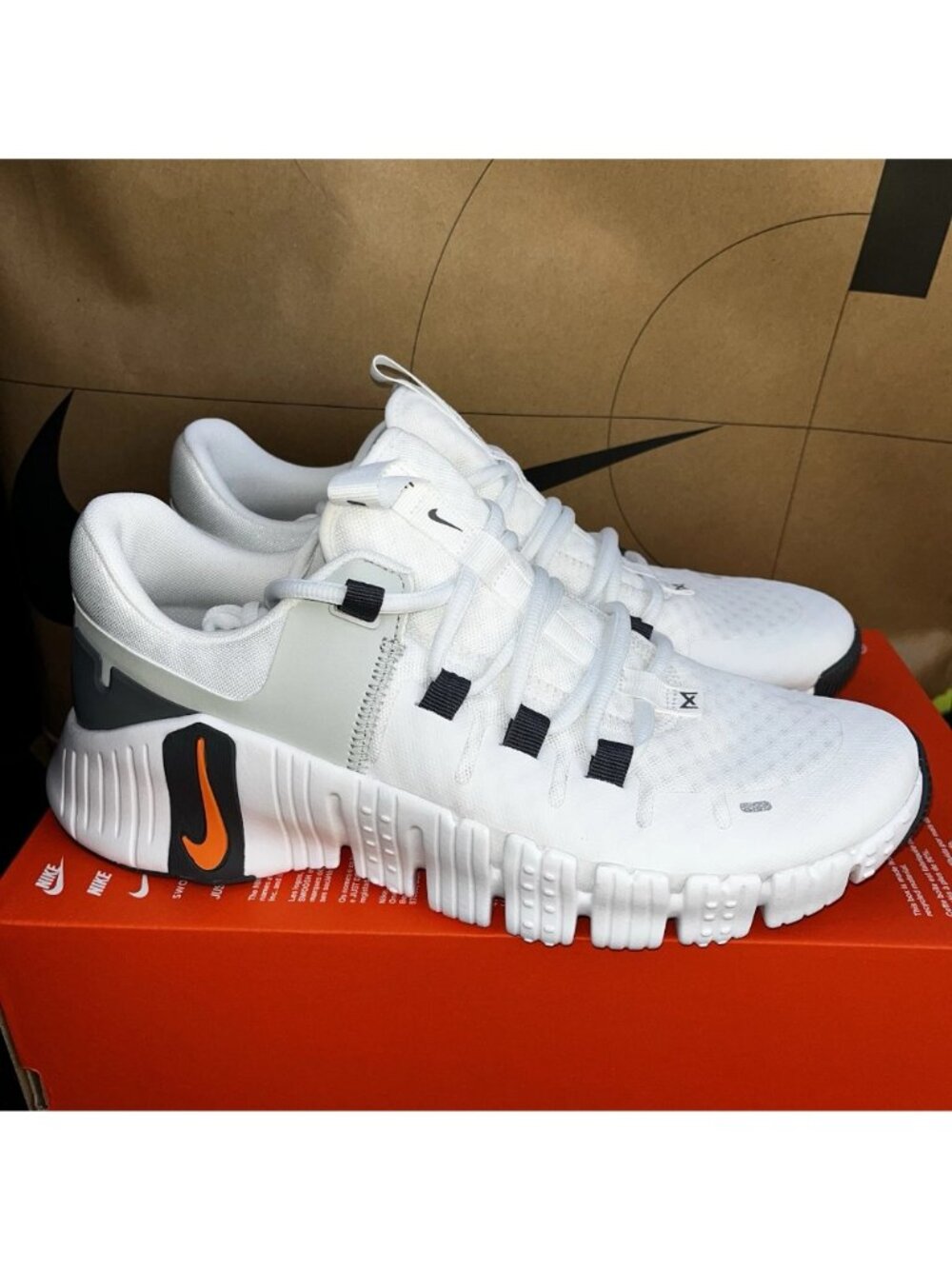 NEW Nike Free Metcon 5 Summit White/Bright Mandarin DV3949-101 Men Size 10.5